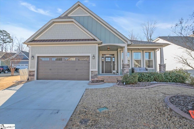 craftsman-style house with a porch