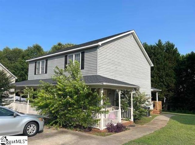 view of front of home featuring a porch