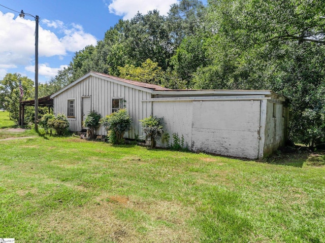 exterior space featuring a lawn