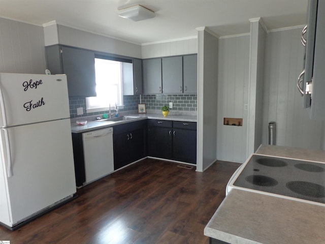 kitchen with white appliances, dark hardwood / wood-style flooring, sink, gray cabinets, and crown molding