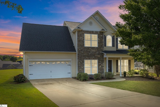 view of front of home featuring a lawn