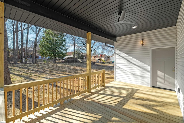 deck with ceiling fan