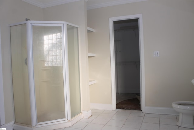 bathroom featuring toilet, walk in shower, tile patterned floors, and ornamental molding