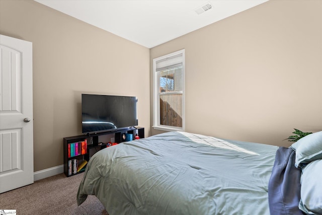 bedroom with carpet flooring