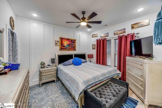 bedroom featuring ceiling fan