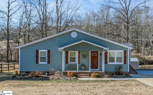 view of front of property featuring a porch