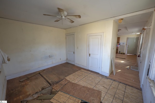 unfurnished bedroom with ceiling fan