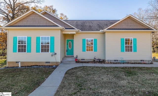 view of front of property with a front yard