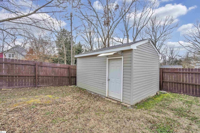 view of outdoor structure featuring a yard