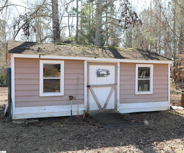 view of outbuilding