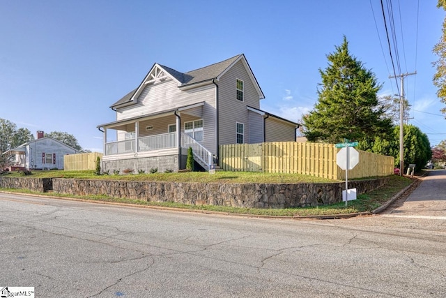 view of front of property featuring a porch