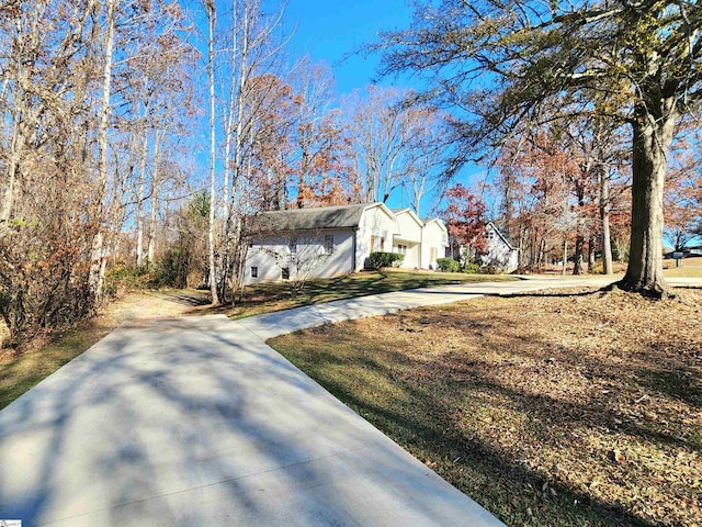 exterior space featuring a yard