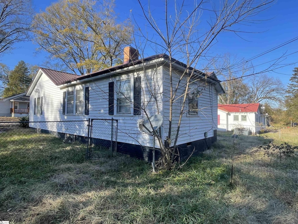 view of property exterior