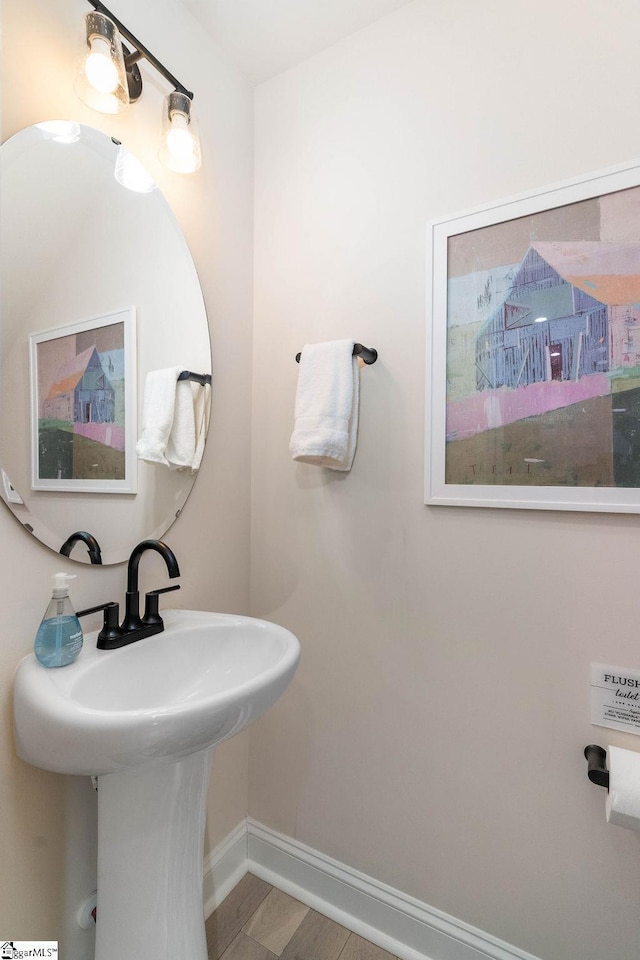 bathroom featuring sink