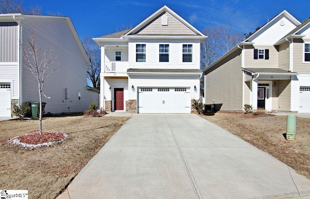 view of front facade featuring a garage