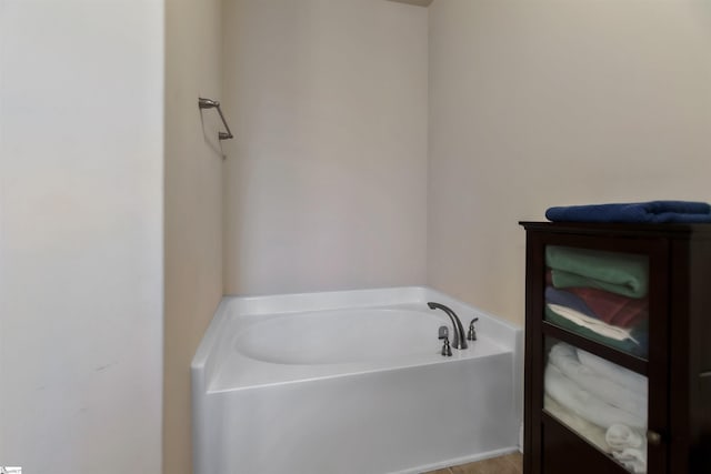 bathroom featuring a bathtub