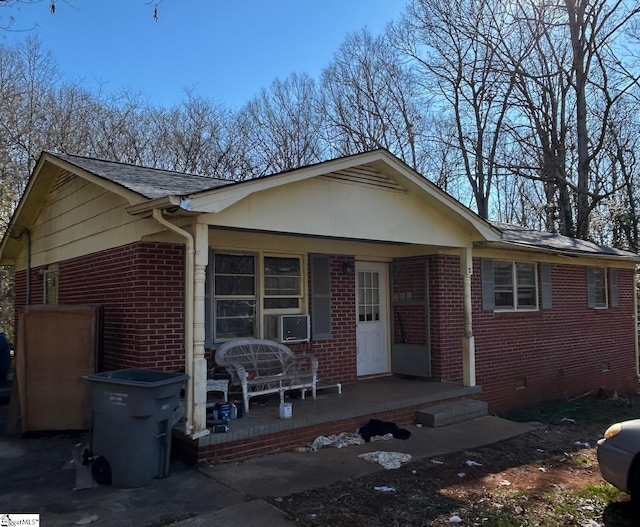 ranch-style house with a porch