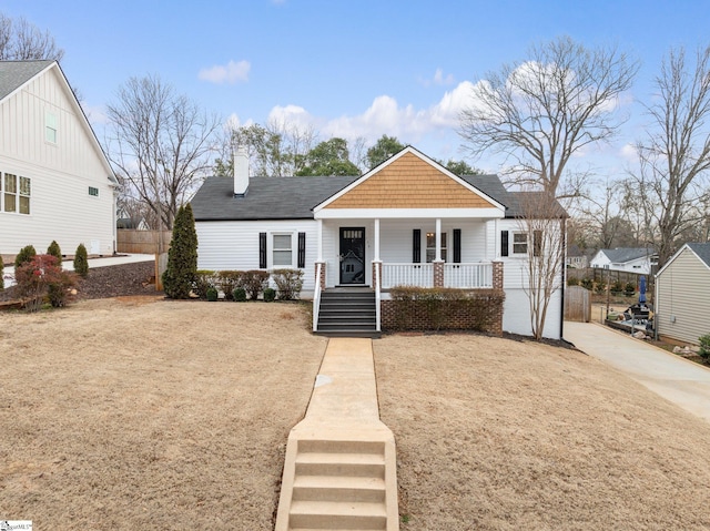 view of front of house featuring covered porch