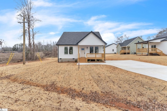 view of front of home with covered porch