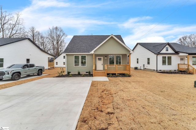 view of front of property with covered porch