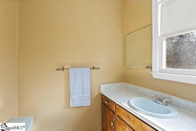 bathroom with vanity