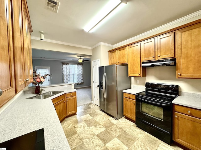 kitchen with sink, stainless steel fridge, ceiling fan, black range with electric stovetop, and ornamental molding