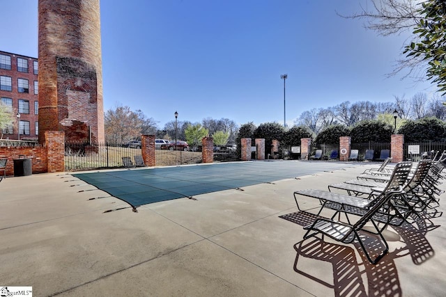 view of swimming pool