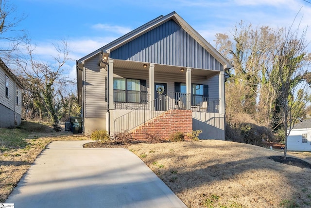 view of front of home with covered porch