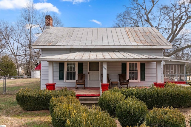 view of front of property featuring a porch