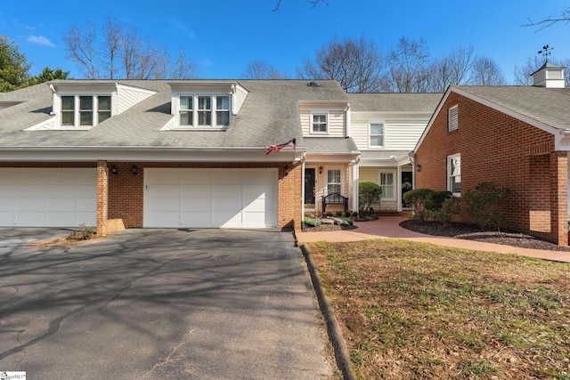 view of front facade featuring a garage