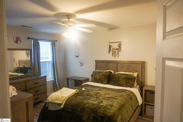 bedroom featuring ceiling fan