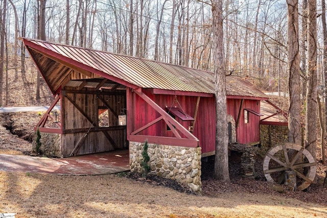 view of outbuilding