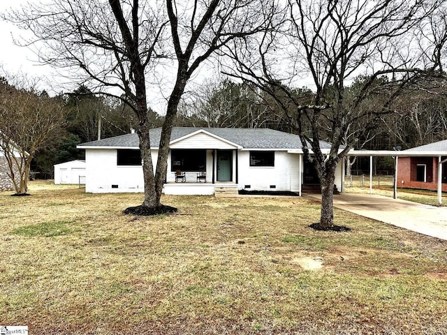 ranch-style house with a porch, a shingled roof, a front yard, crawl space, and an attached carport