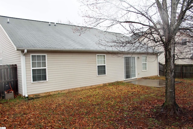 14 Heatherfield Dr, Simpsonville, SC 29680 - rear view of house featuring a patio area and fence