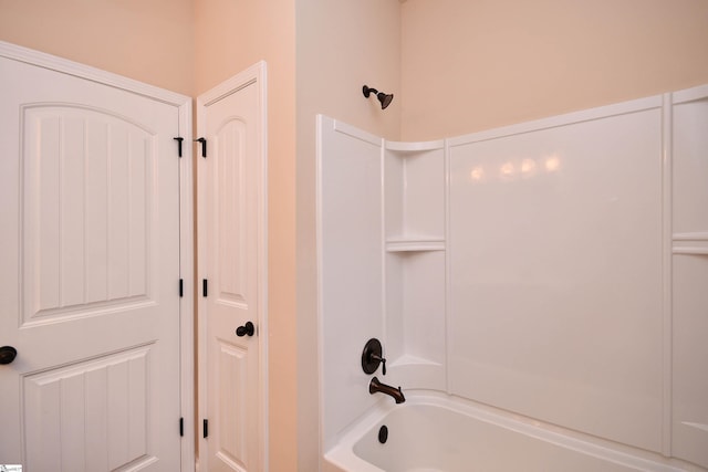 bathroom featuring shower / washtub combination