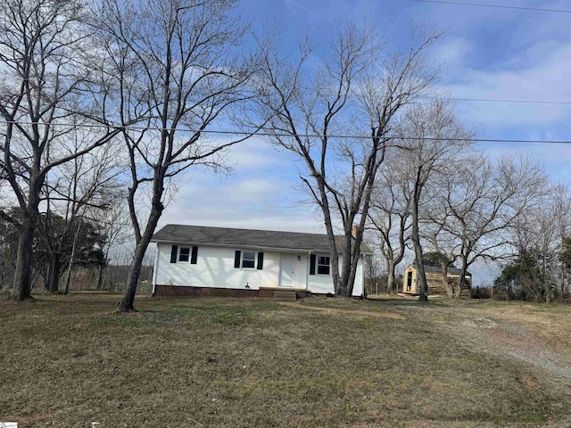 view of front of house featuring a front yard