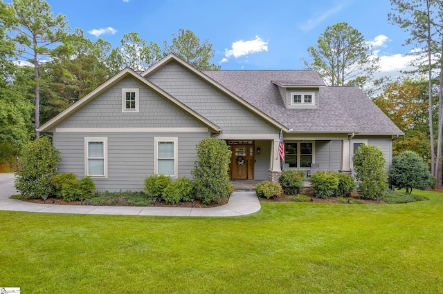 view of front facade with a front lawn