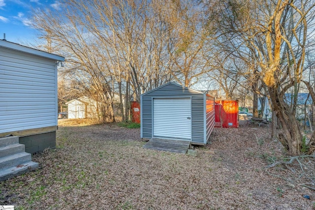 view of yard with a shed