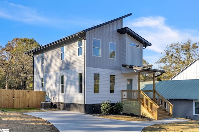 view of front of home featuring central AC