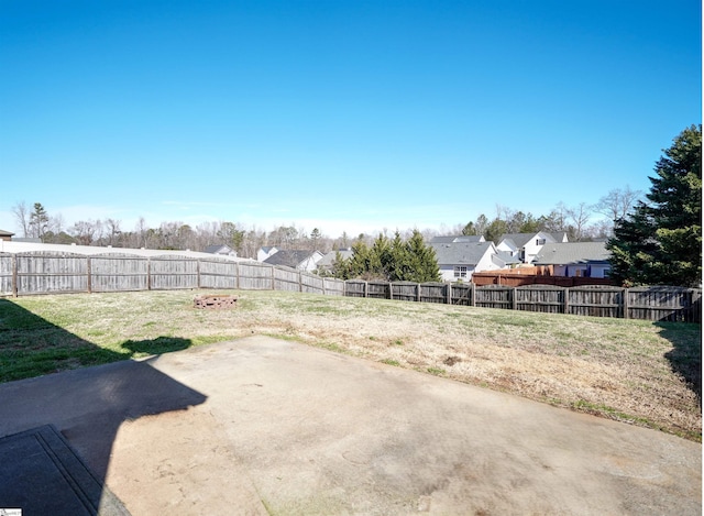 view of yard featuring a patio