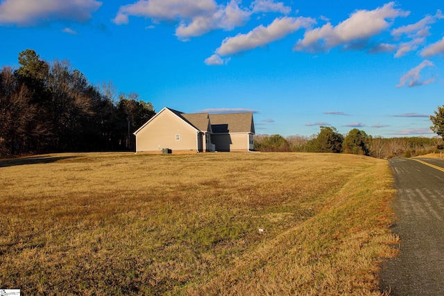 exterior space featuring a lawn