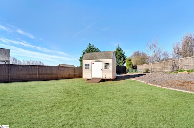 view of yard featuring a storage unit