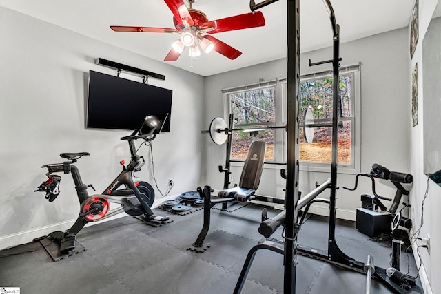 exercise room featuring ceiling fan