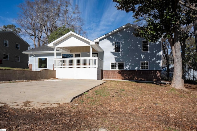 view of front of house featuring covered porch