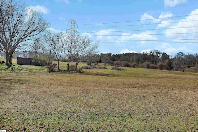 view of yard featuring a rural view