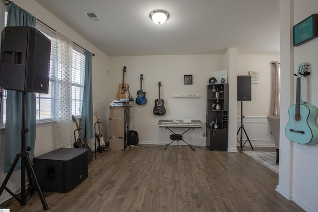 128 Lake Grove Rd, Simpsonville, SC 29681 - interior space with visible vents, baseboards, and dark wood-style flooring