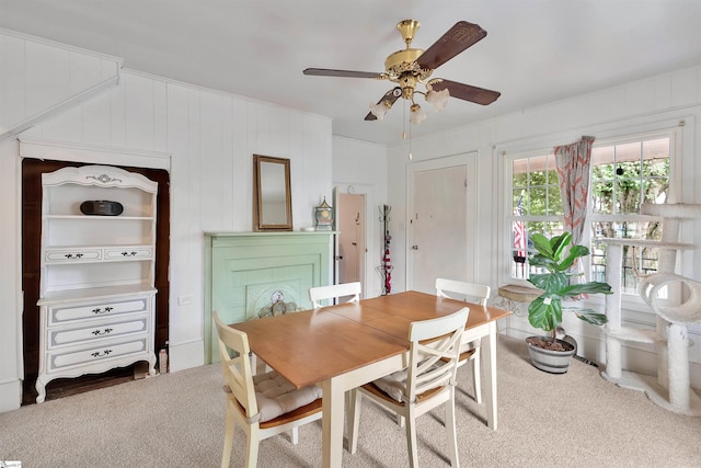 dining area with ceiling fan