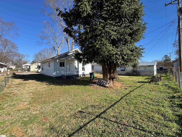 view of yard featuring fence