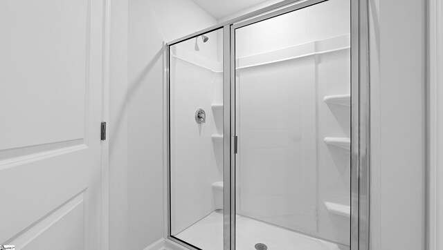 104 Sunriff Ct, Greer, SC 29651 - full bathroom featuring a shower stall