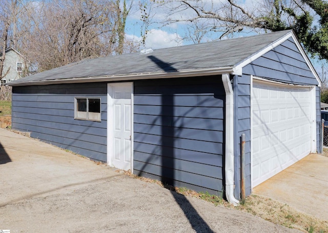 view of detached garage